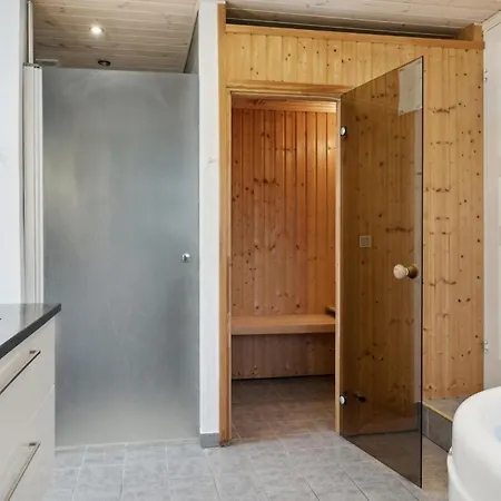 Gorgeous Home In Lokken With Sauna 度假居 洛肯