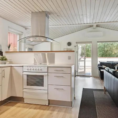 3 Bedroom Stunning In *